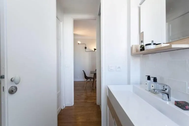 Guestready - Designer Apartment - Eiffel Tower View! Париж Франция